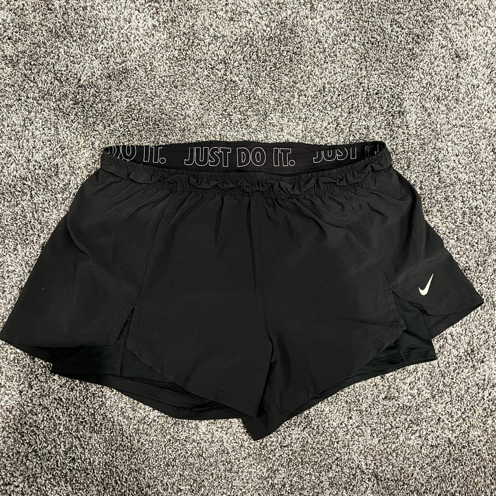 Nike Flex Essential 2-in-1 shorts
